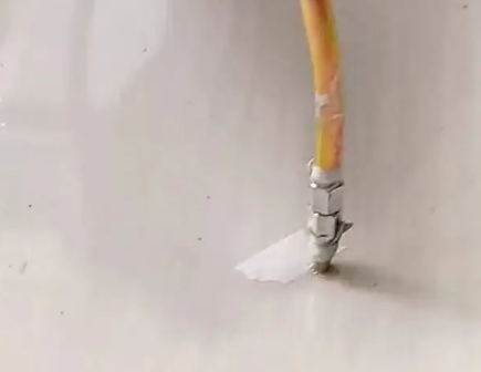 林芝瓷砖空鼓维修公司专业解答在瓷砖铺贴过程中，如果使用的砂料过粗（如全部使用了粗砂），可能会导致以下问题